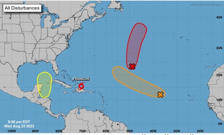 Alerta del Centro Nacional de Huracanes sobre posible formación de