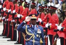 Tragedia en Kenia: Fatal Accidente Aéreo Causa la Muerte de 10 Militares, Incluido el Jefe del Ejército